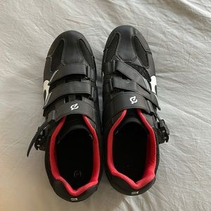 Men’s size 47 peloton shoe
